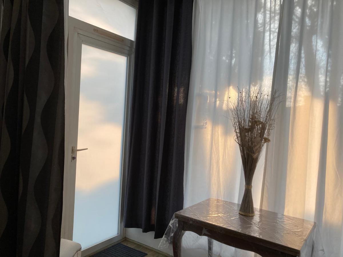 Gite Comme A La Maison 耶尔 外观 照片